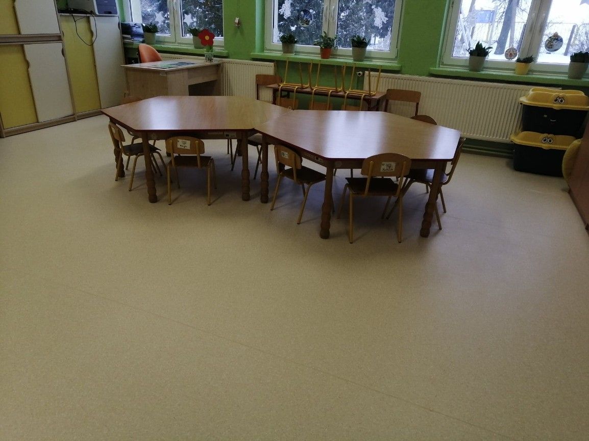 Nowe podłogi w szkole